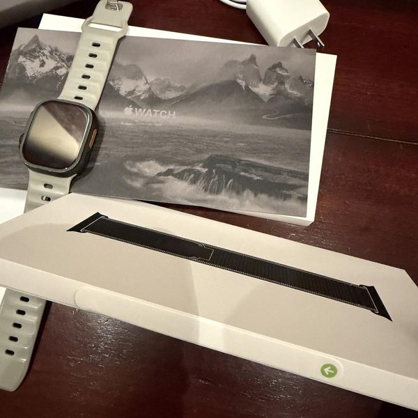 Apple Watch Ultra 3 49mm - Unlocked, Black, A3281