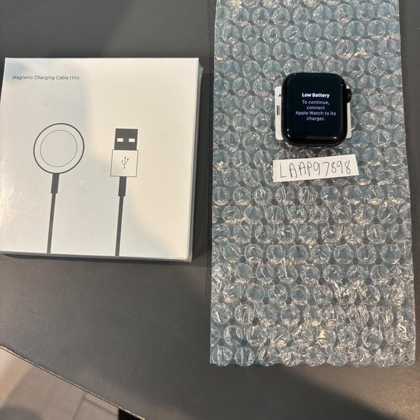 Apple Watch SE 3rd Gen 40mm - Unlocked, Midnight, A3326 - Cellular