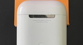 Used
													Apple AirPods 2nd Gen - Lightning Case, photo 3 of 5