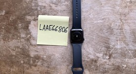 Fair
													Apple Watch SE 1st Gen 40mm - Gray, A2351 - GPS, Aluminum, photo 4 of 12