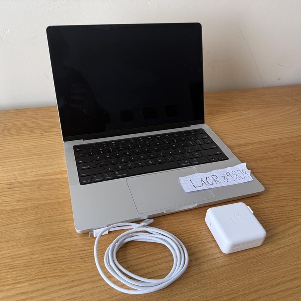 MacBook Pro 2025 - 14 inch - 512 GB, Silver, 16 GB, Apple M5