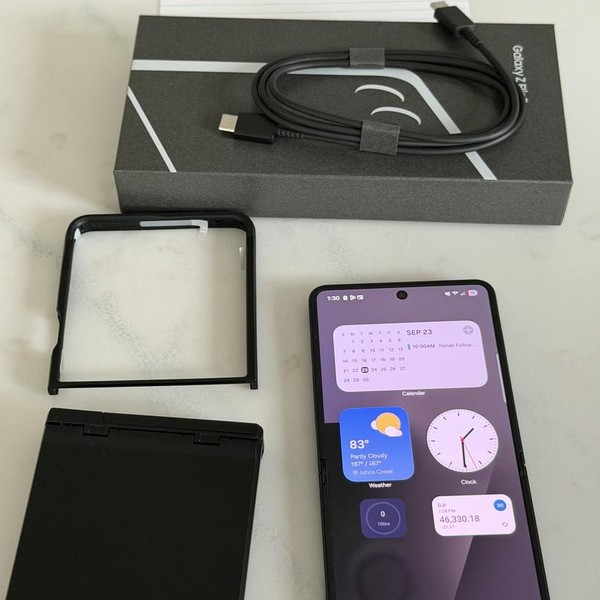 Samsung Galaxy Z Flip7 - Unlocked, 512 GB, Jet Black, 12 GB, SM-F766U1