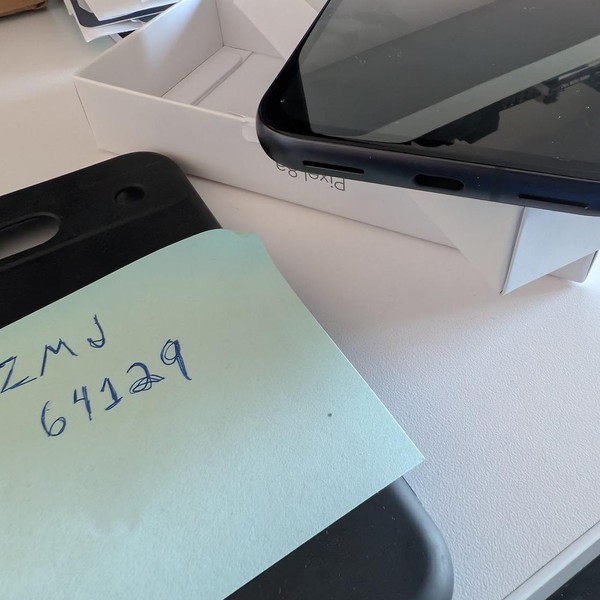 Google Pixel 8a - Unlocked, 128 GB, Obsidian, 8 GB, GKV4X, Sub-6 5G