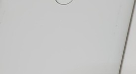 Good
													Google Pixel 2 XL - Verizon, Black & White, 64 GB, Verizon Edition, photo 4 of 4