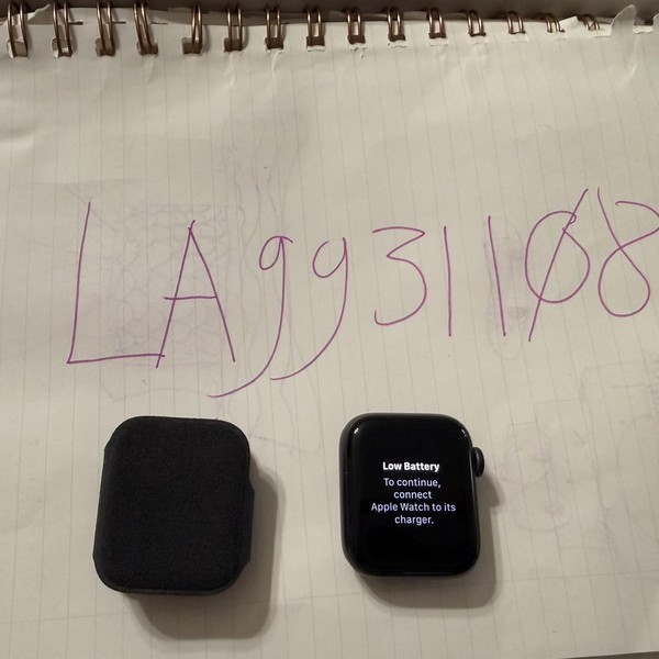 Apple Watch Series 5 40mm - Gray, A2092 - GPS, Aluminum