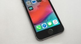 Good
													Apple iPhone SE 1st Gen 2016 - Unlocked, Grey, 32 GB, A1662, photo 2 of 12
