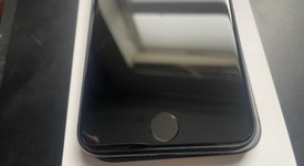 Good
													Apple iPhone SE 2nd Gen 2020 - Unlocked, Black, 64 GB, A2275, photo 5 of 17