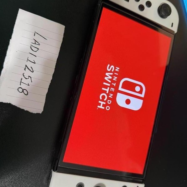Nintendo Switch - OLED - 64 GB, White
