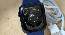 Good
													Apple Watch Series 6 44mm - Unlocked, Blue, A2294 - Cellular, Aluminum, photo 3 of 9