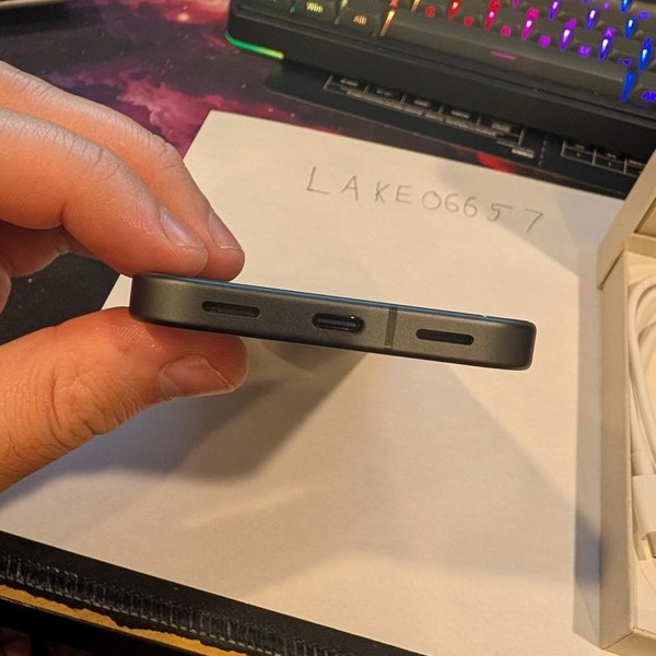 Google Pixel 10 - T-Mobile, 128 GB, Obsidian, GLBW0
