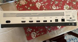 Mint
													Xbox One S (2016) - White, 500 GB, photo 3 of 13
