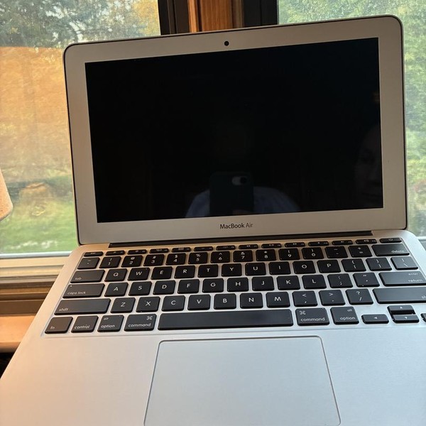 MacBook Air 2015 - 11 inch - Silver, 128 GB, 4 GB