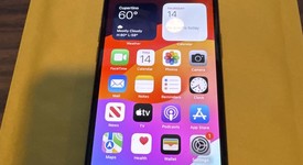 Good
													Apple iPhone Xs - Unlocked, Gold, 64 GB, A1920, photo 3 of 9