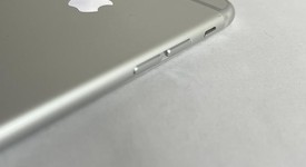 Mint
													Apple iPhone 6 - Verizon, Silver, 16 GB, A1549, photo 5 of 6