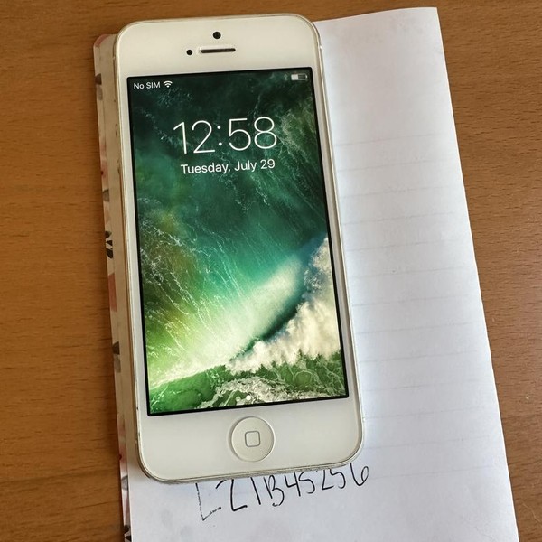 Apple iPhone 5 - AT&T, 16 GB, White, A1428