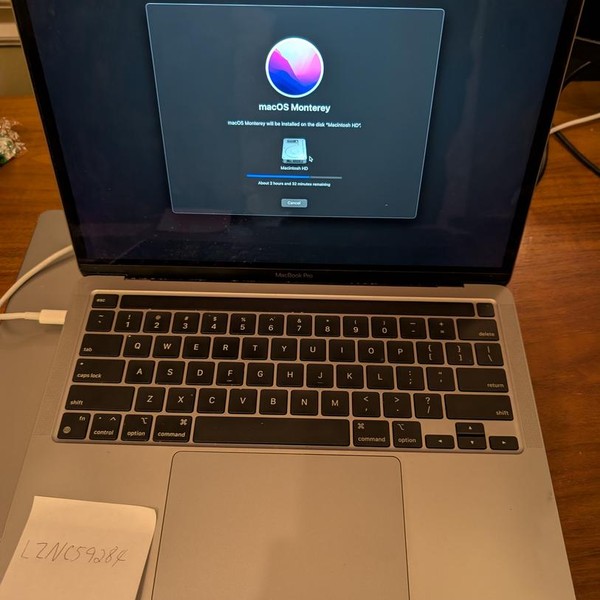 MacBook Pro 2020 - 13 inch - 512 GB, Gray, 8 GB, Apple M1