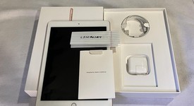 Mint
													Apple iPad 6th Gen - Wi-Fi, Gold, 128 GB, A1893, photo 3 of 9