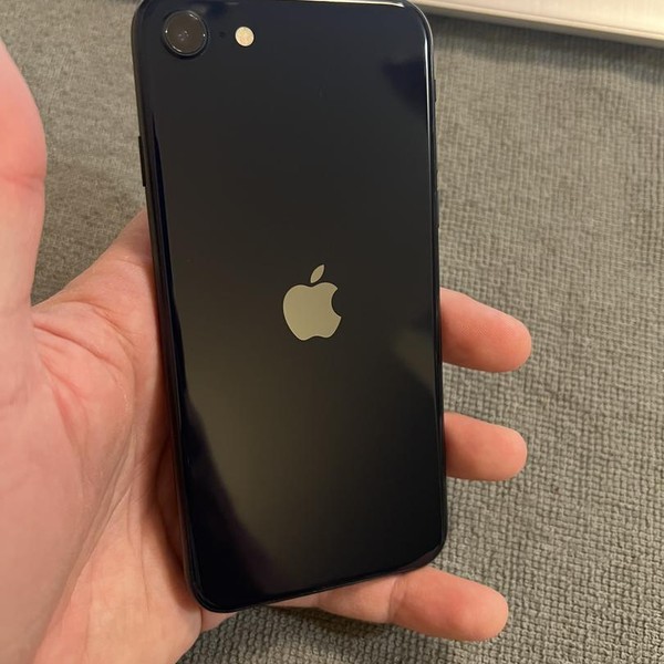 Apple iPhone SE 3rd Gen 2022 - Unlocked, 64 GB, Midnight, A2595