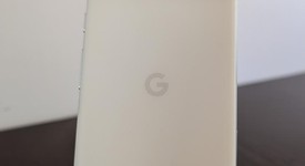 Good
													Google Pixel 8a - Unlocked, Porcelain, 128 GB, 8 GB, GKV4X, Sub-6 5G, photo 3 of 11