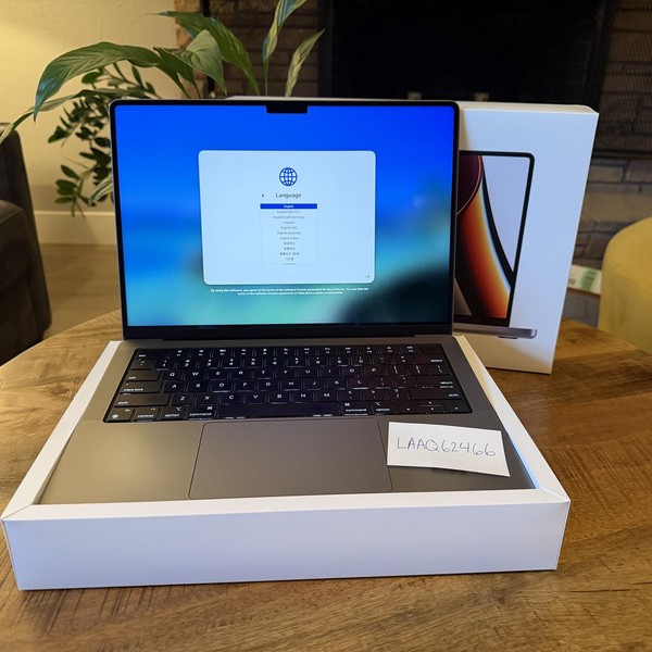 MacBook Pro 2021 - 14 inch - Apple M1 Pro 8-core, Gray, 512 GB, 16 GB