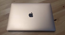 Good
													MacBook Air 2020 - 13" - I3, Gold, 256 GB, 8 GB, photo 3 of 7