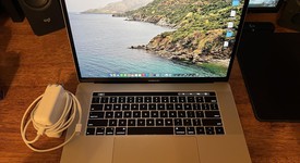 Mint
													MacBook Pro 2018 (With Touch Bar) - 15" - I7, Silver, 512 GB, 16 GB, photo 1 of 10