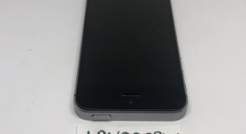 Good
													Apple iPhone SE 1st Gen 2016 - Cricket, Grey, 32 GB, A1662, photo 5 of 9