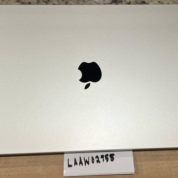 MacBook Pro Late 2023 (M3) - 16 inch - Apple M3 Max 16-core, Silver, 1 TB, 64 GB, 40-core GPU