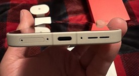 Mint
													OnePlus 15 - Unlocked, Sand Storm, 512 GB, 16 GB, photo 2 of 6