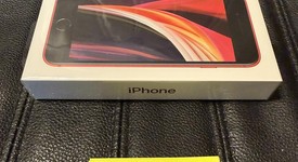 New
													Apple iPhone SE 2nd Gen 2020 - Cricket, Red, 64 GB, A2275, photo 3 of 5