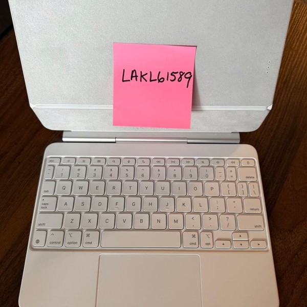 Apple Magic Keyboard for iPad - White