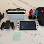 Mint Nintendo Switch - OLED - 64 GB, White