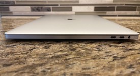 Good
													MacBook Pro 2017 (With Touch Bar) - 15" - I7, Silver, 256 GB, 16 GB, photo 5 of 10