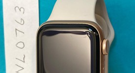 Mint
													Apple Watch SE 1st Gen 40mm - Gold, A2351 - GPS, Aluminum, photo 3 of 4