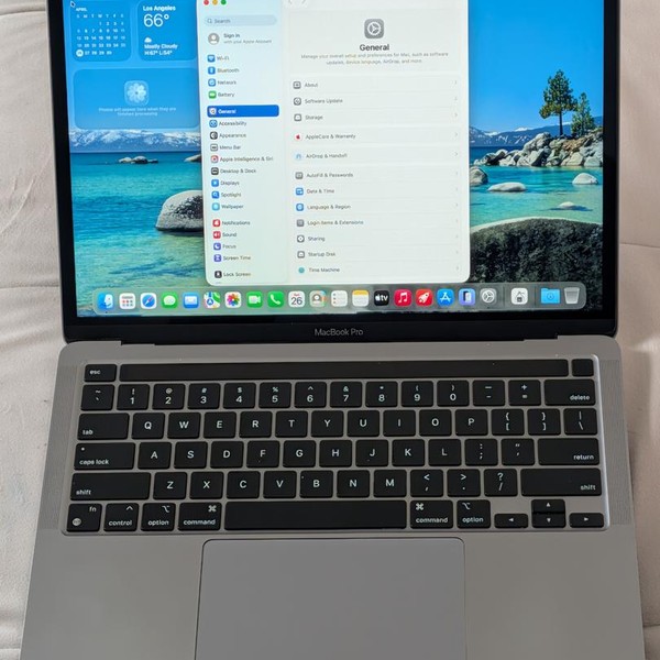 MacBook Pro 2020 - 13 inch - 256 GB, Gray, 8 GB, Apple M1
