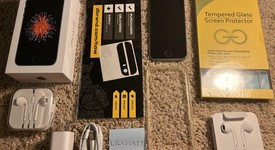 Good
													Apple iPhone SE 1st Gen 2016 - Unlocked, Grey, 32 GB, A1662, photo 1 of 10
