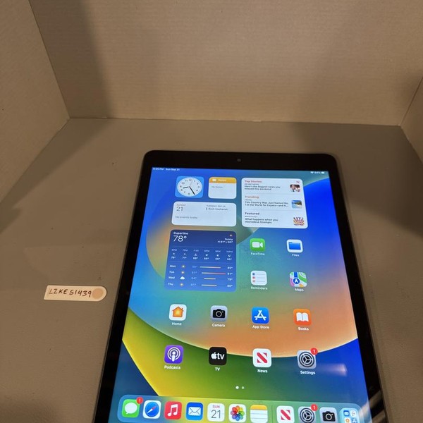 Apple iPad 8th Gen - Wi-Fi, 128 GB, Gray, A2270