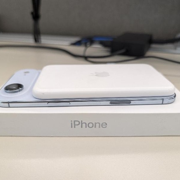 Apple iPhone Air - Unlocked, 256 GB, Sky Blue, A3260