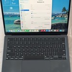 Good MacBook Air 2022 (M2) - 13 inch - 256 GB, Midnight, 8 GB, Apple M2