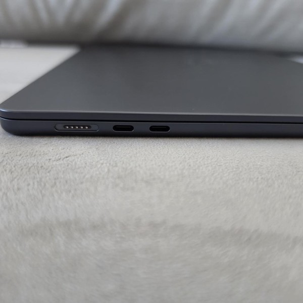 MacBook Air 2025 (M4) - 15 inch - 1 TB, Midnight, 16 GB, Apple M4