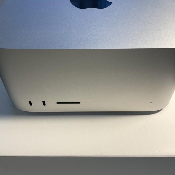 Mac Studio 2023 - 4 TB, 192 GB, Apple M2 Ultra, 60 Core GPU