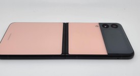 Fair
													Samsung Galaxy Z Flip3 5G - Unlocked, Pink, 256 GB, 8 GB, SM-F711U1, photo 3 of 11