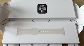New
													Apple Watch SE 2nd Gen 40mm - Starlight, A2722 - GPS, Aluminum, photo 3 of 7