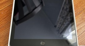 Good
													Apple iPad 5th Gen - Unlocked, Gray, 32 GB, A1823, photo 1 of 13