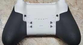 Mint
													Xbox Elite Wireless Controller Series 2 - Black & White, Core, photo 4 of 4