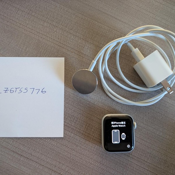 Apple Watch Series 4 40mm - Silver, A1977 - GPS, Aluminum