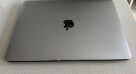 Good
													MacBook Pro 2017 (No Touch Bar) - 13" - I5, Gray, 256 GB, 8 GB, photo 4 of 9