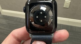 Good
													Apple Watch Series 9 45mm - Unlocked, Midnight, A2984 - Cellular, Aluminum, photo 6 of 6