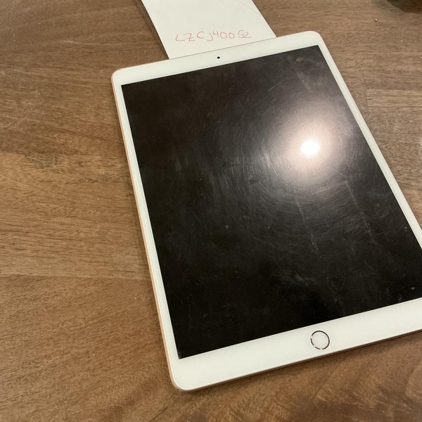 Apple iPad Air 3rd Gen - Wi-Fi, 256 GB, Gold