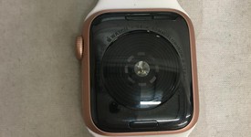 Mint
													Apple Watch SE 1st Gen 40mm - Unlocked, Gold, A2353 - Cellular, Aluminum, photo 2 of 6